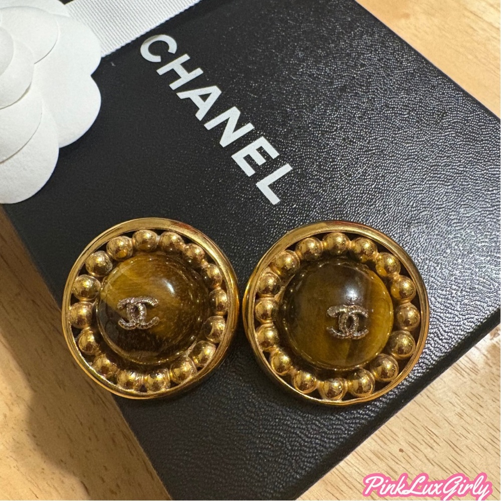 RARE CHANEL Tiger’s Eye 24K Gold Textured Circular Earrings with CC Logo ✨